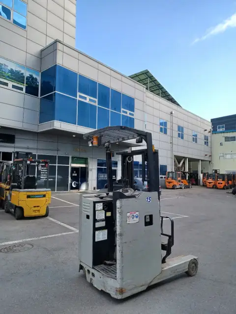 닛산 U01F15 1.5톤 (2004년)